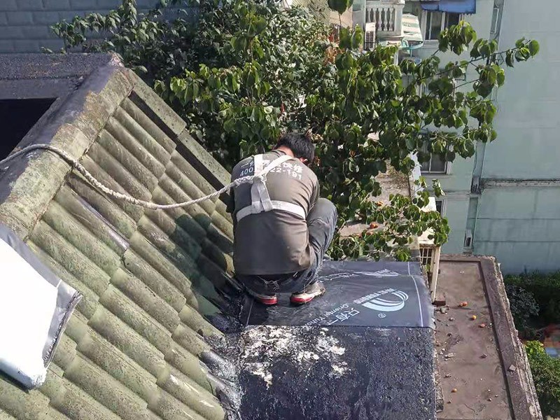 楼顶漏水怪材料差？也许是你没掌握楼顶防水补漏的正确方法